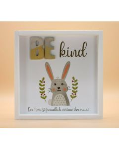 Wandbild aus Holz "BE kind" Hase, Psalm 34:9