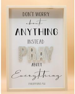 Wandbild aus Holz "PRAY"