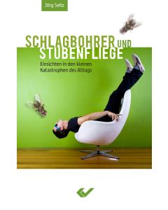 Schlagbohrer und Stubenfliege
